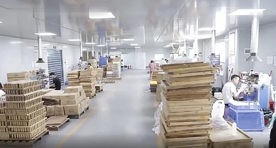 卸売ロゴプリントスクエア 30 ミリリットル、50 ミリリットル、100 ミリリットル化粧品フロストピンクガラス香水ボトルヘアオイル/ボディオイル用